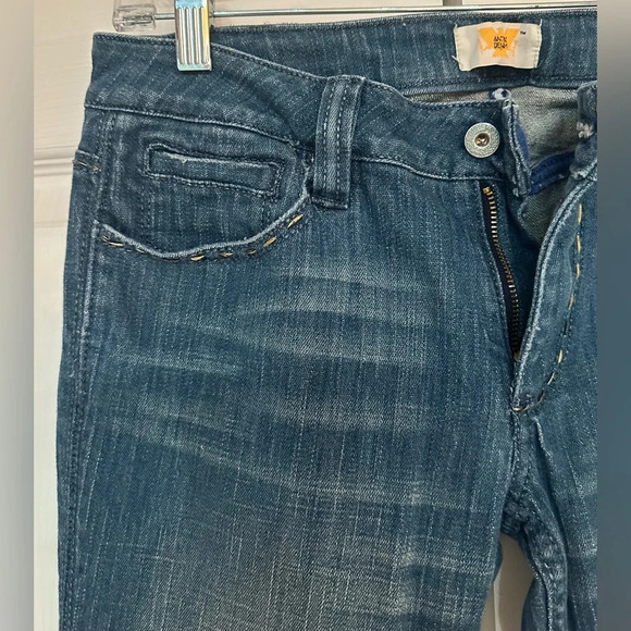 ANTIK DENIM ~ Low rise medium wash distressed straight leg jeans size 31 - Picture 8 of 9